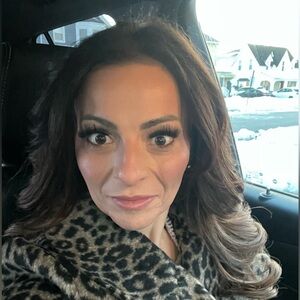 Meet your Posher, Toni